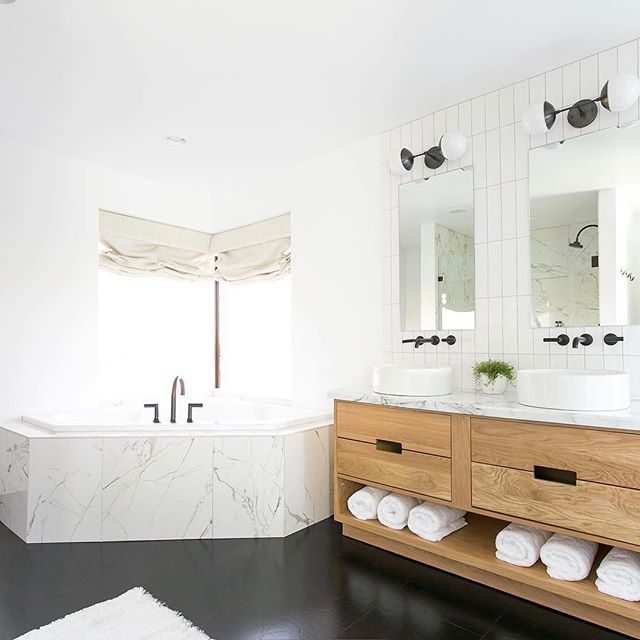What Are the Best Types of Tiles for Bathroom Walls?